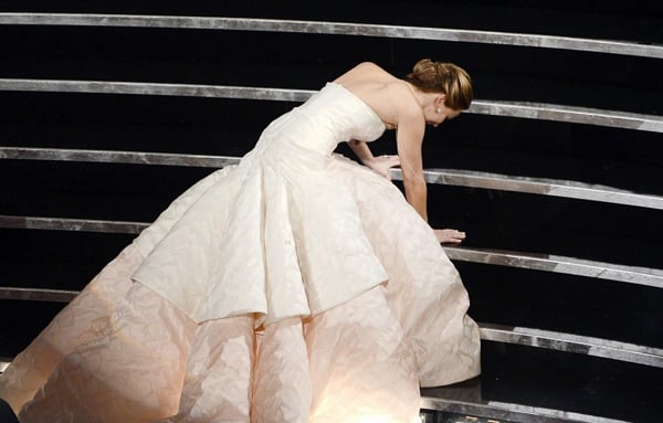 Jennifer Lawrence Falls Up Stairs At Oscars